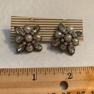Floral faux Pearl and rhinestone Stud Earrings